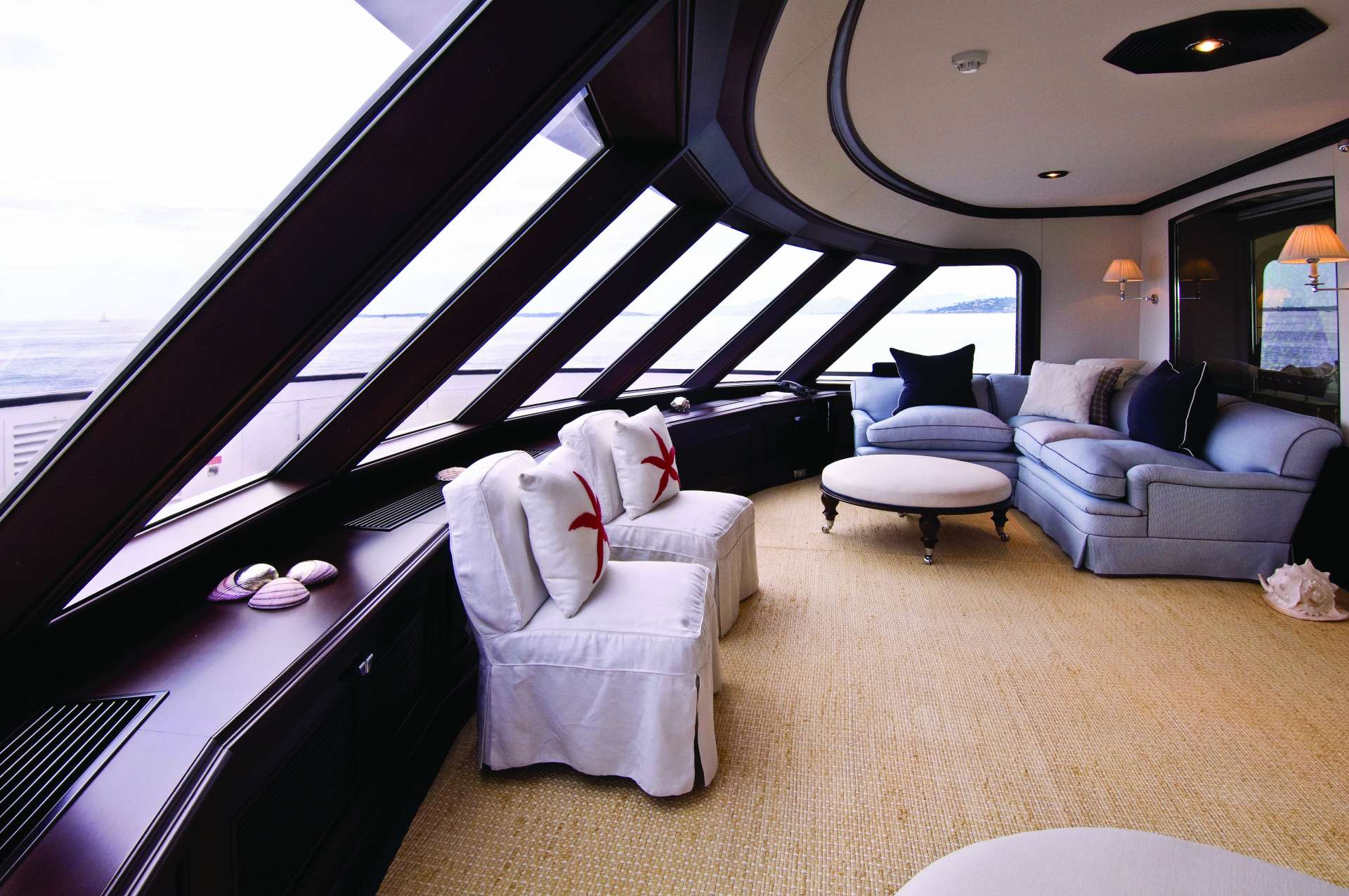 inside fountainhead yacht
